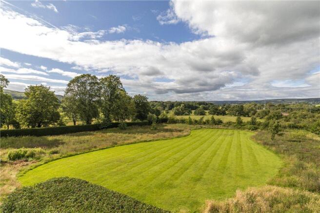 Stunning Grounds
