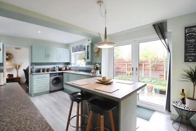 3 bed Semi-Detached for sale Image 8