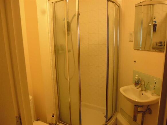 ENSUITE SHOWER
