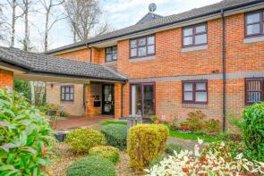 24, Pitson Close, Addlestone KT15 2HR