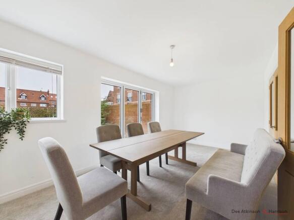 5 bed Detached for sale Image 6