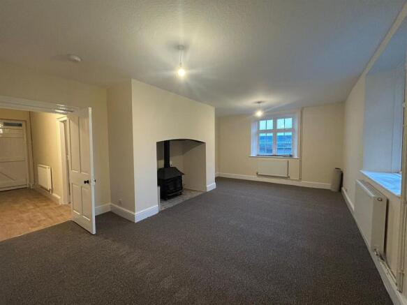 WhatsApp Image 2025-11-18 at 16.30.45 (1).jpeg