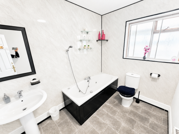 9 bed Detached for sale Image 10