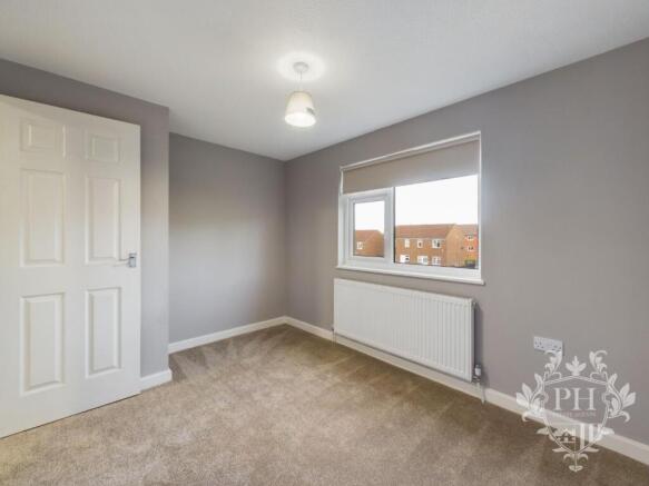 4 bed Semi-Detached to rent Image 10