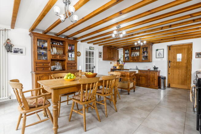 4 bed Cottage for sale Image 7