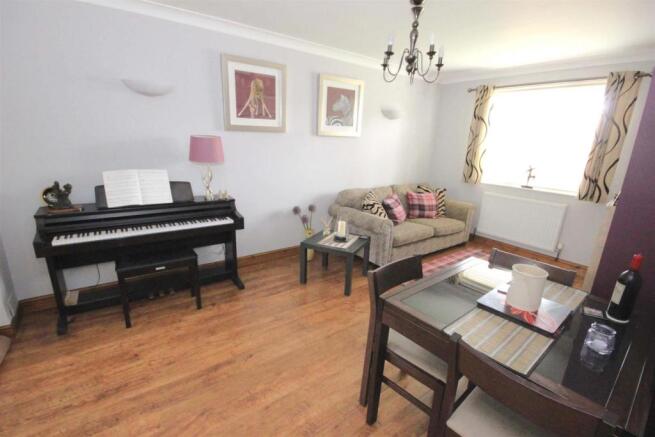 LIVING/DINING ROOM