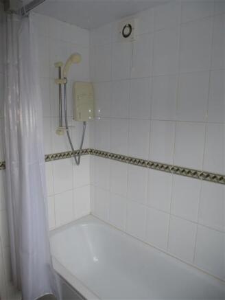 BATHROOM VIEW 3