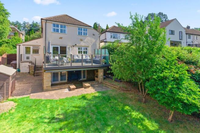 5 bed Detached for sale Image 10
