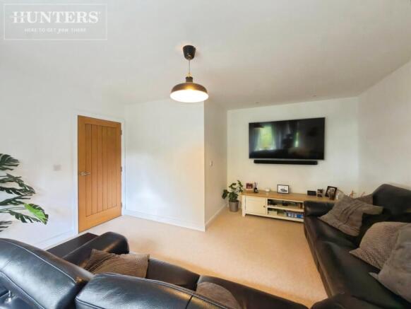 4 bed Detached for sale Image 10