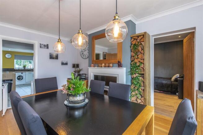 12 Birch Close-19.jpg
