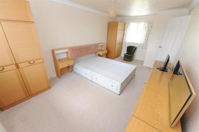 2 bed Town House for sale Image 9
