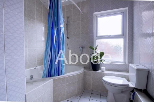 7 bed House to rent Image 8