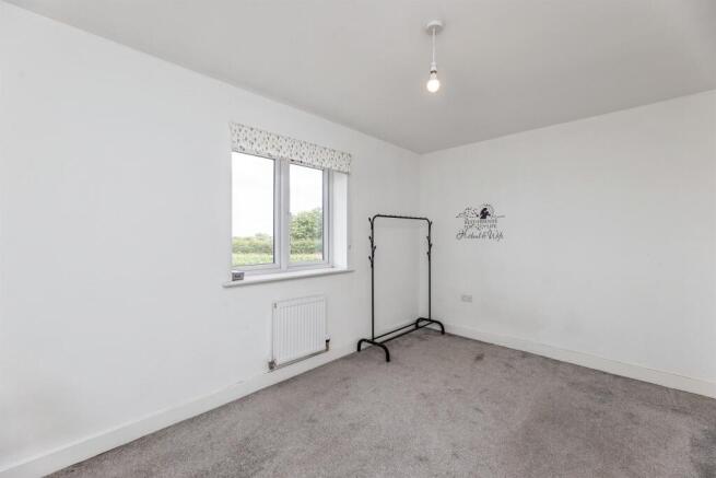 3 bed Semi-Detached for sale Image 7