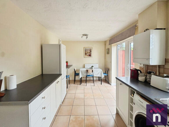 The Heathlands, Warminster, BA12 photo 4