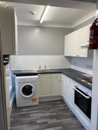 flat 3 kitch.jpg