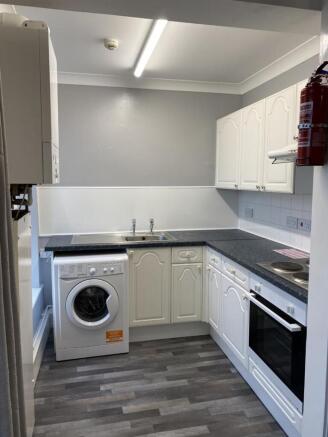 flat 3 kitch.jpg