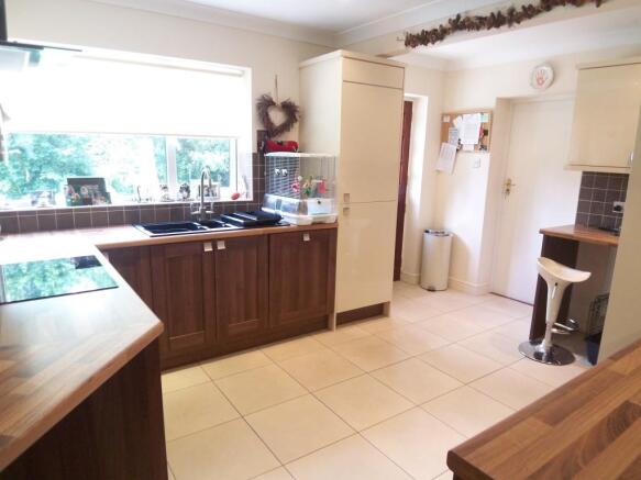 Kitchen/Breakfast RM