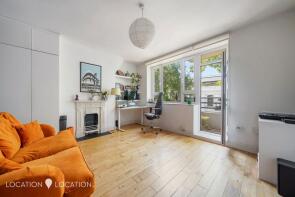 5, 1 Gough House, Windsor Street, London N1 8QA