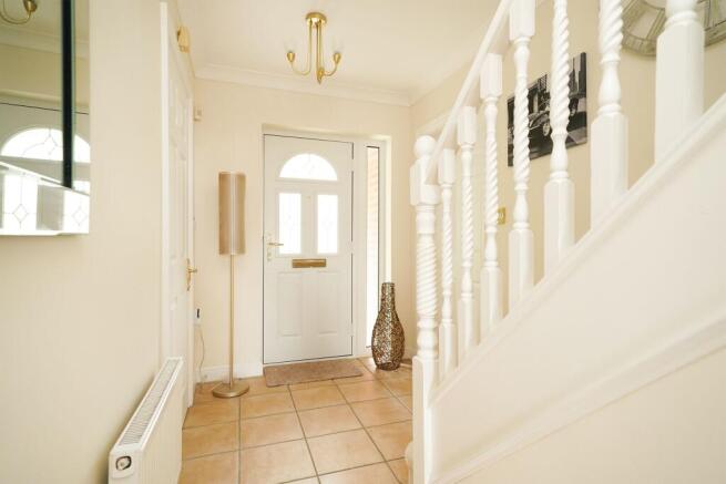 4 bed Detached for sale Image 8