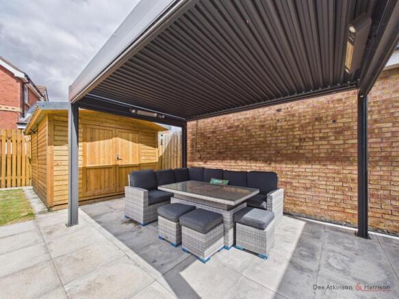5 bed Detached for sale Image 5