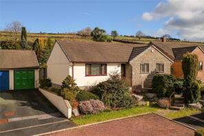 11, New Meadow, Ivybridge PL21 9PT