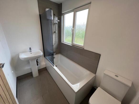 3 bed Semi-Detached for sale Image 12