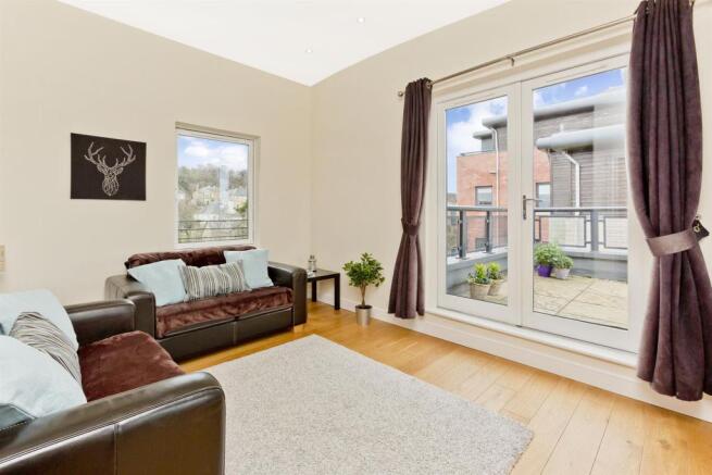 LivingRoom-01.jpg