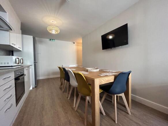 1 bed House Share to rent Image 8