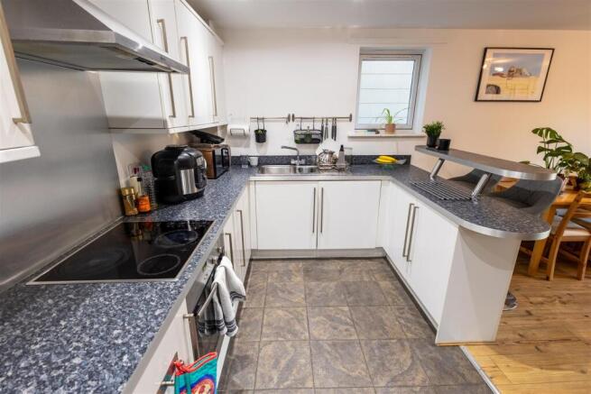 84 Glaisdale Court-7 2.jpg