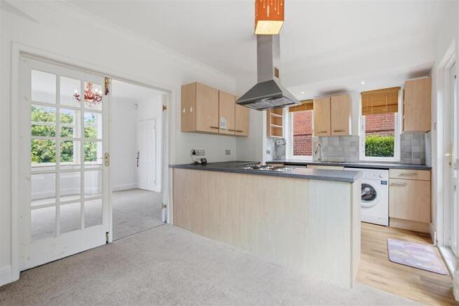 3 bed Semi-Detached for sale Image 7
