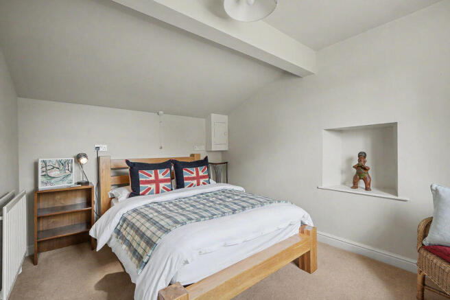 4 bed Detached for sale Image 12