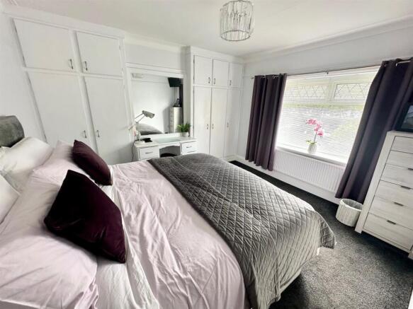3 bed Semi-Detached for sale Image 12