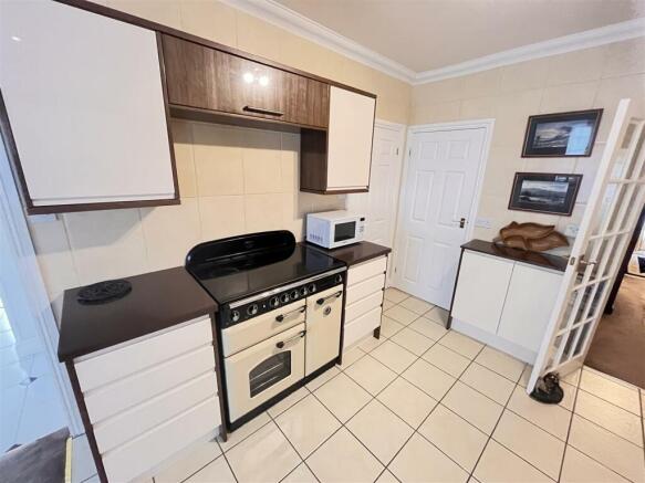 kitchen 1.JPG