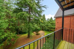 Flat 7, 86 Monterey Court, Chalk Hill, Southampton SO18 3DB