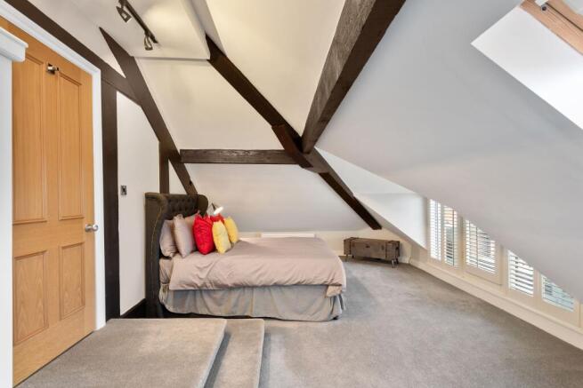 3 bed Duplex for sale Image 11