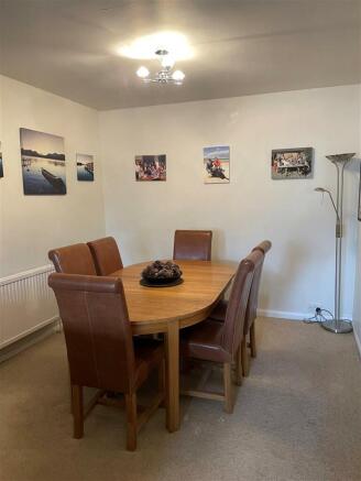 photo dining room.jpg