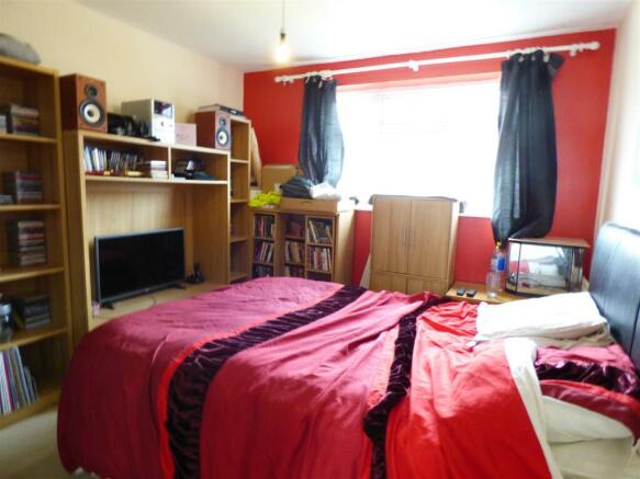 BEDROOM 2