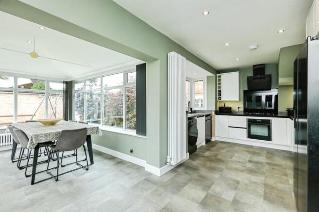 3 bed Detached for sale Image 4