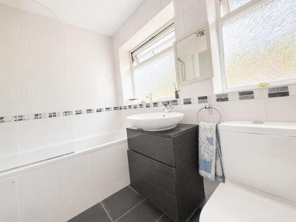 3 bed Terraced for sale Image 10