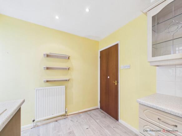 2 bed Semi-Detached Bungalow for sale Image 8
