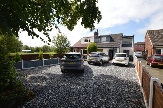 5 Bedroom Semi Detached Bungalow for Sale