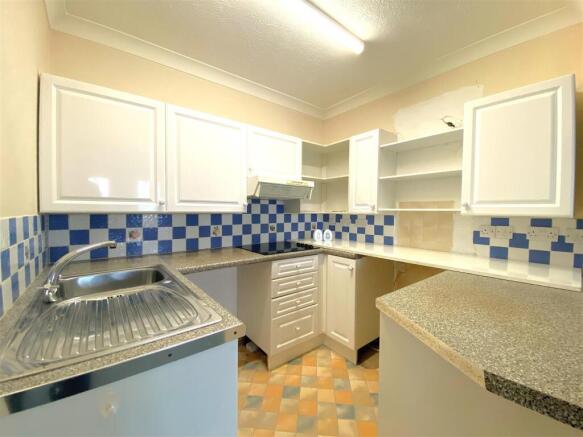 33 Belmont - Kitchen.jpg