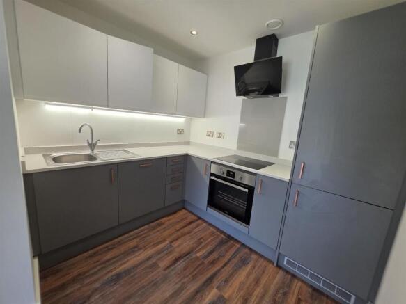 1 bed Apartment to rent Image 4