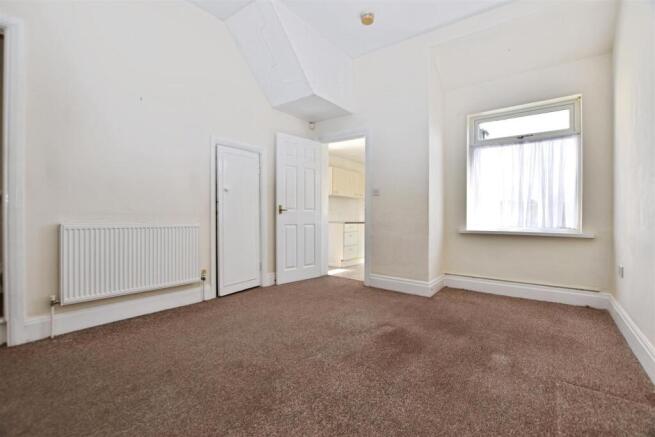 3 bed Terraced for sale Image 5
