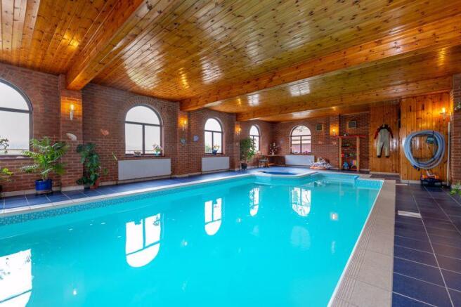 Indoor pool- 3...