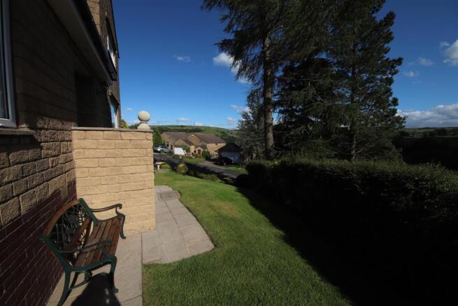 10 10 Stones Drive, HX6 4NY.JPG