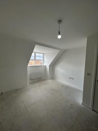4 bed Semi-Detached to rent Image 10