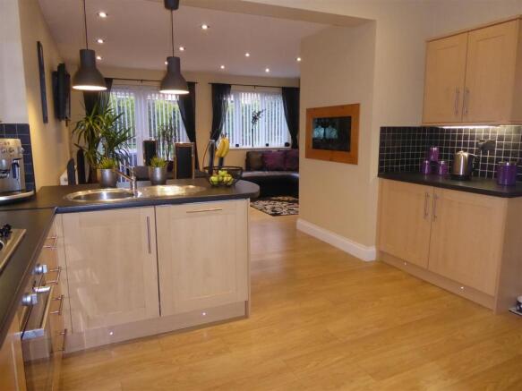 KITCHEN/DINER