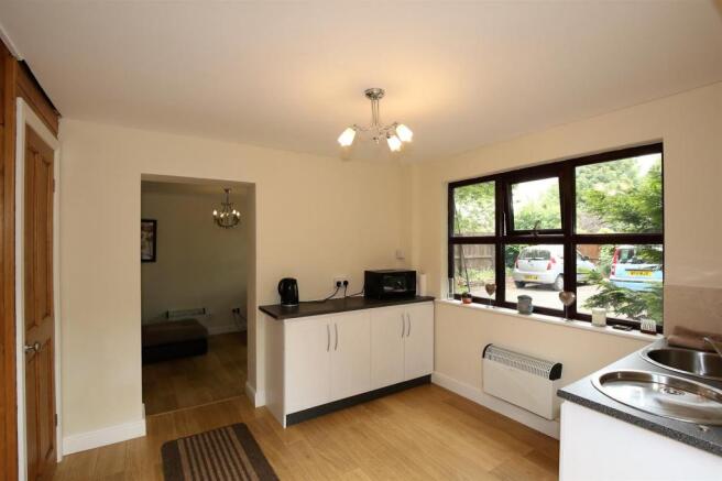 ANNEXE KITCHEN