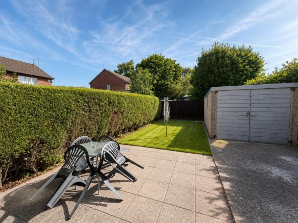 2 bed Semi-Detached to rent Image 7